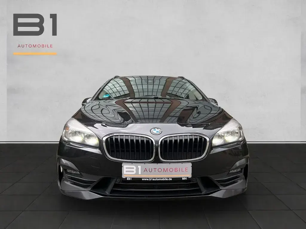 Gebraucht BMW 220 Gran Tourer Advantage 190 PS (139 kW) 2019 Schwarz Van / Kleinbus