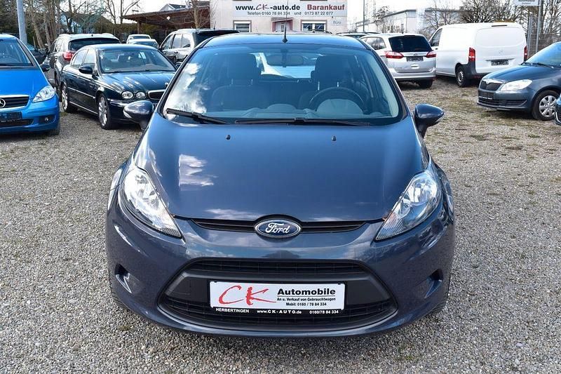 Gebraucht Ford Fiesta Trend 97 PS (71 kW) 2010 Grau Kleinwagen
