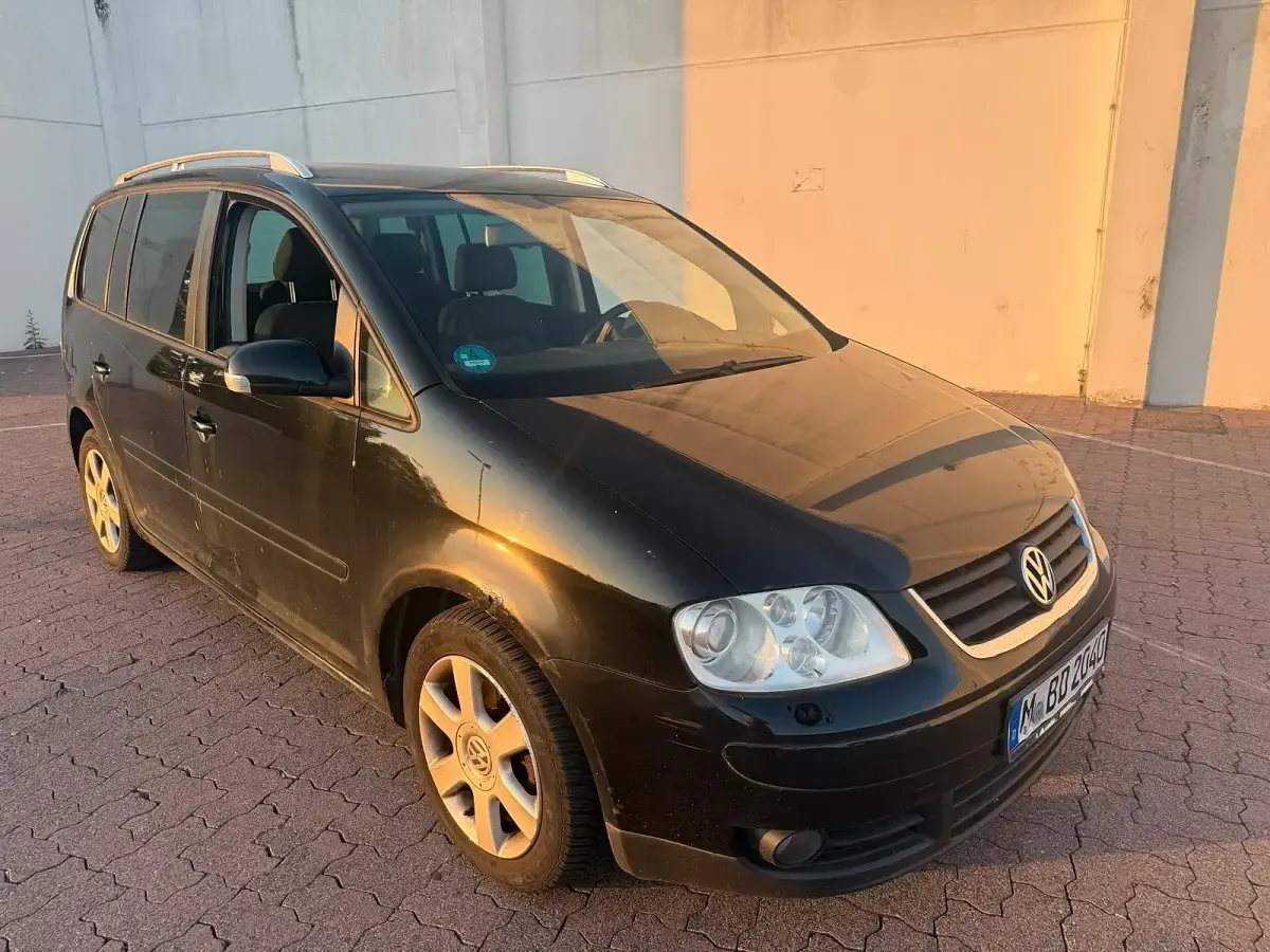 Gebraucht VW Touran 140 PS (102 kW) 2005 Schwarz Van / Kleinbus