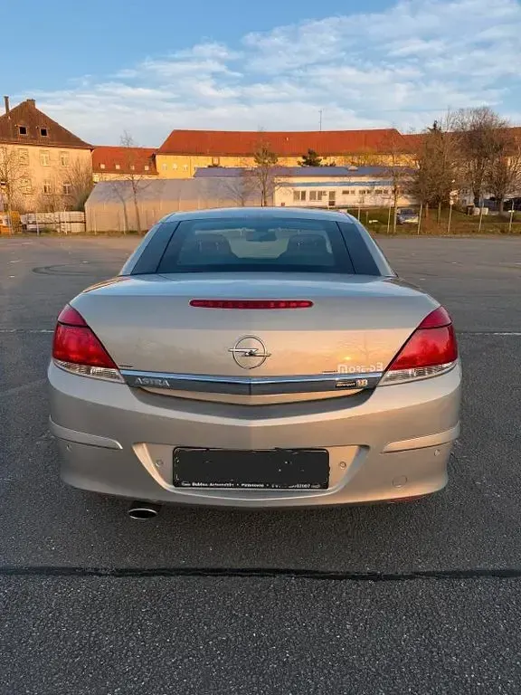 Gebraucht Opel Astra Cabriolet Edition 140 PS (102 kW) 2008 Silber Cabrio