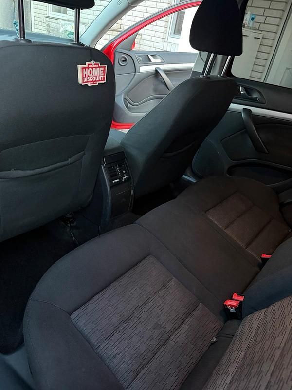 Second-hand Skoda Octavia 105 CP (77 kW) 2011 Roșu Berlinǎ