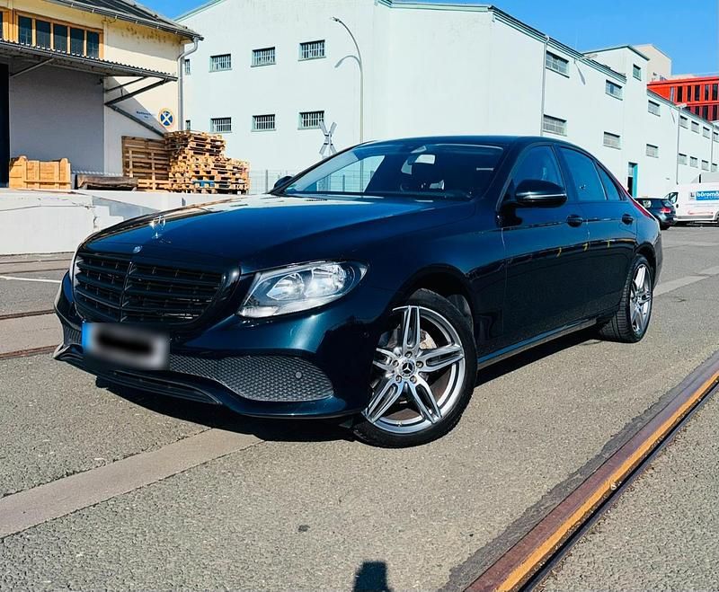 Gebraucht Mercedes E220 194 PS (142 kW) 2016 Grün Limousine