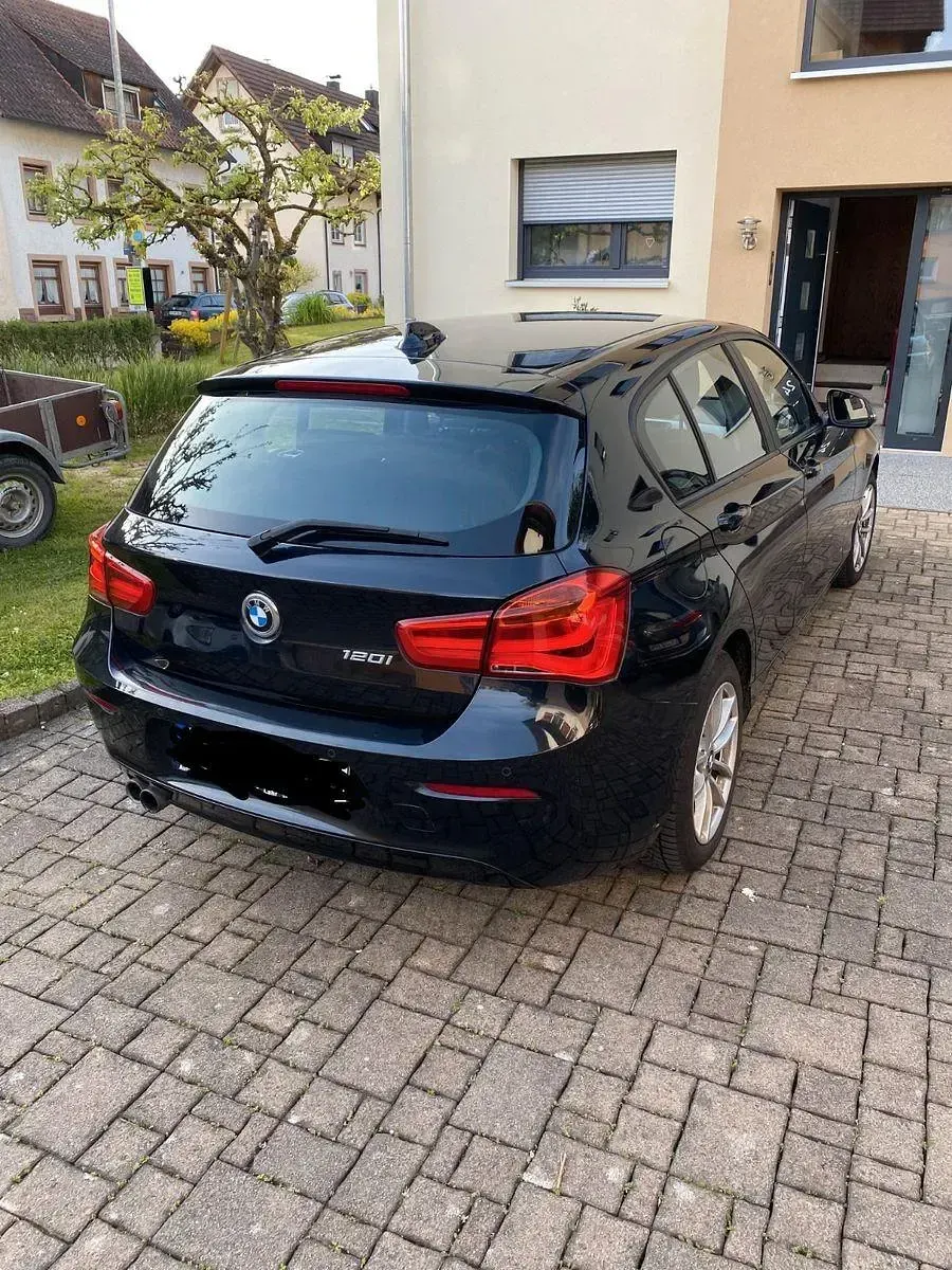 Używany BMW 120 Advantage 184 KM (135 kW) 2017 Czarny Hatchback