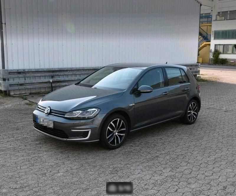Gebraucht VW e-Golf 100 kW (136 PS) 2020 Grau Kleinwagen