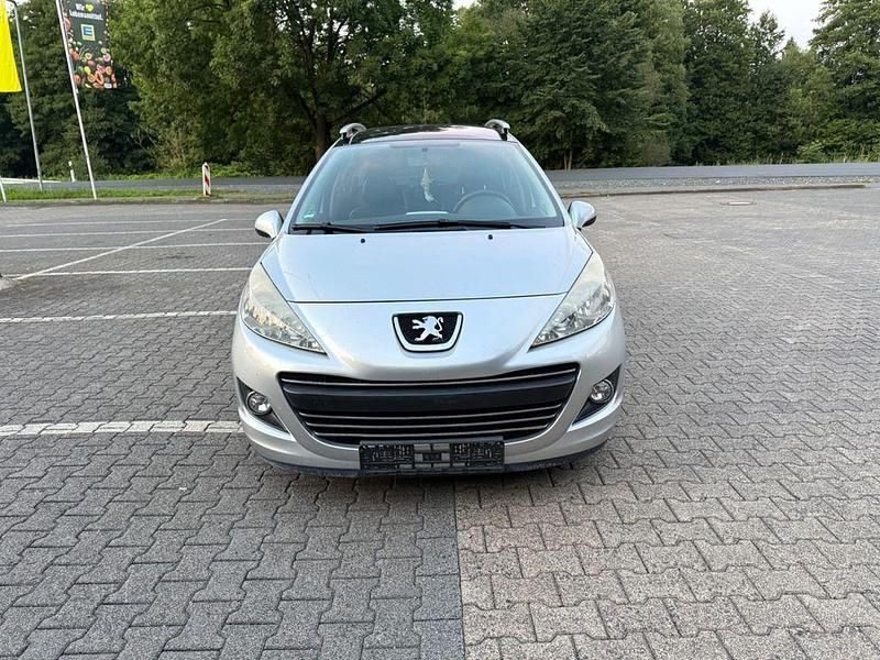 Silber Gebraucht 2010 Peugeot 207 Premium Kombi | 4.499 € (Teuer) - Bild 1/4