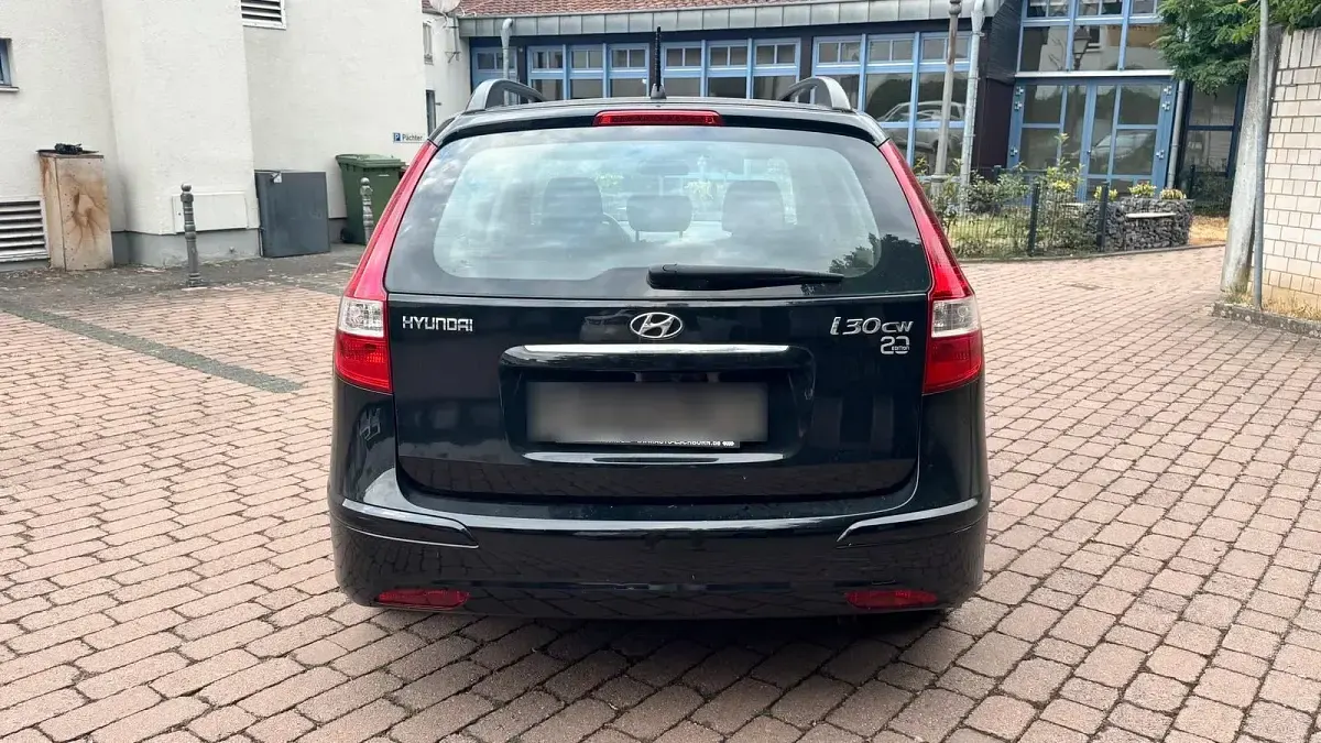 Gebraucht Hyundai i30 109 PS (80 kW) 2012 Schwarz Kombi