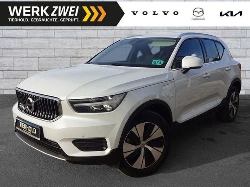 Weiß Gebraucht 2021 Volvo XC40 Inscription SUV | 29.900 € (Fairer Preis) - Bild 1/4