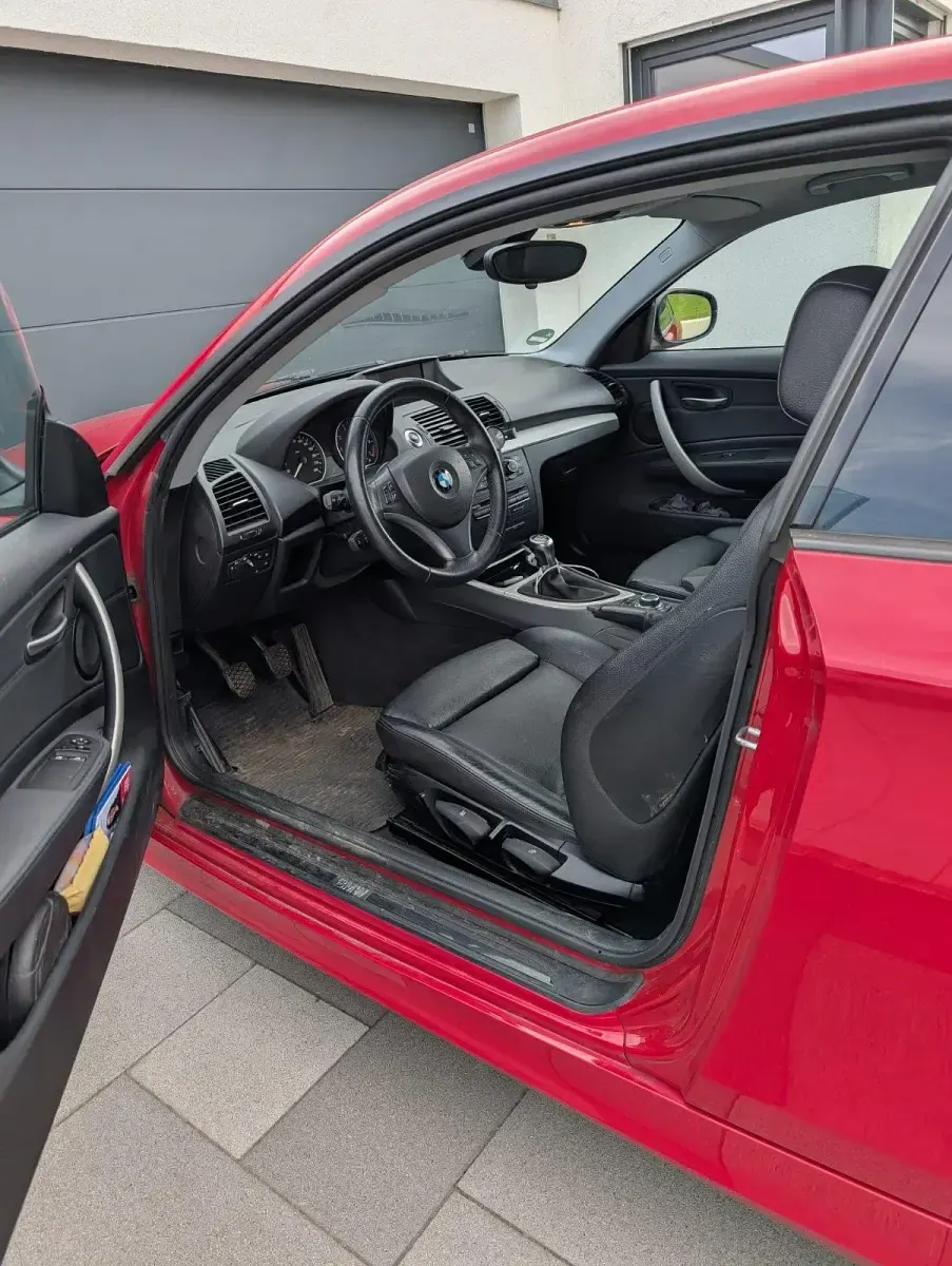 Gebraucht BMW 116 122 PS (89 kW) 2011 Rot Kleinwagen