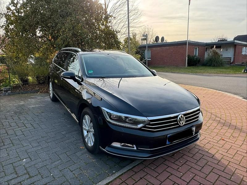 Schwarz Gebraucht 2016 VW Passat Highline Kombi | 13.900 € (Fairer Preis) - Bild 1/4