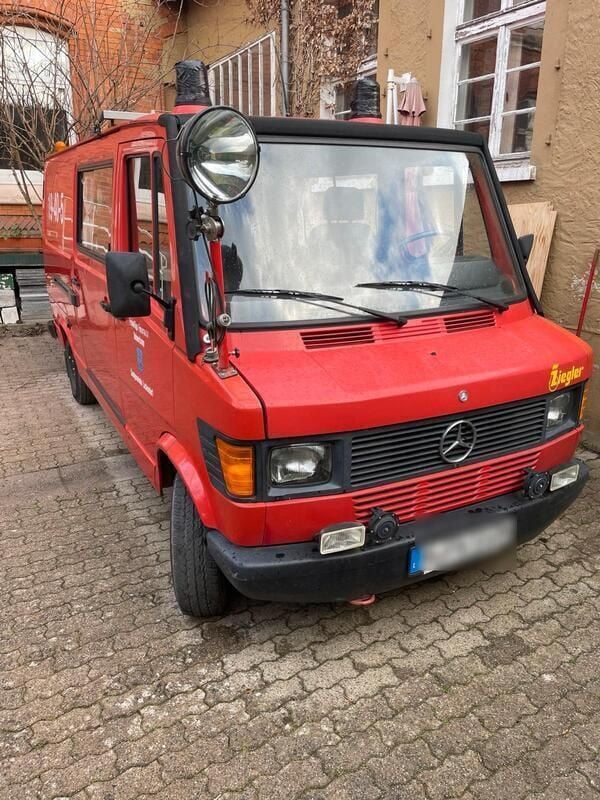 Rot Gebraucht 1989 Mercedes T1 Van | 8.900 € - Bild 1/4