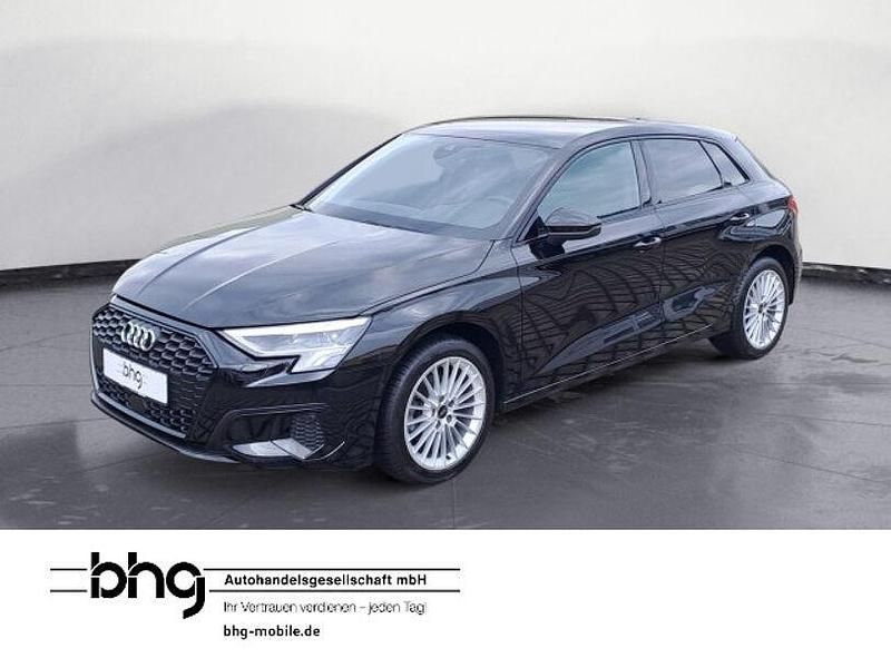 Brillantschwarz Gebraucht 2024 Audi A3 Advanced Limousine | 29.960 € (Guter Preis) - Bild 1/4