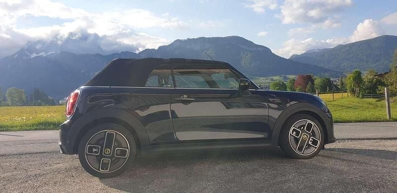 Schwarz Gebraucht 2023 Mini Cooper SE Cabriolet Cabrio | 45.990 € - Bild 1/4