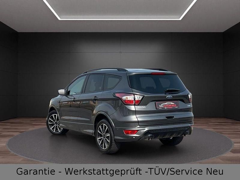 Gebraucht Ford Kuga ST-Line 150 PS (110 kW) 2017 Grau SUV