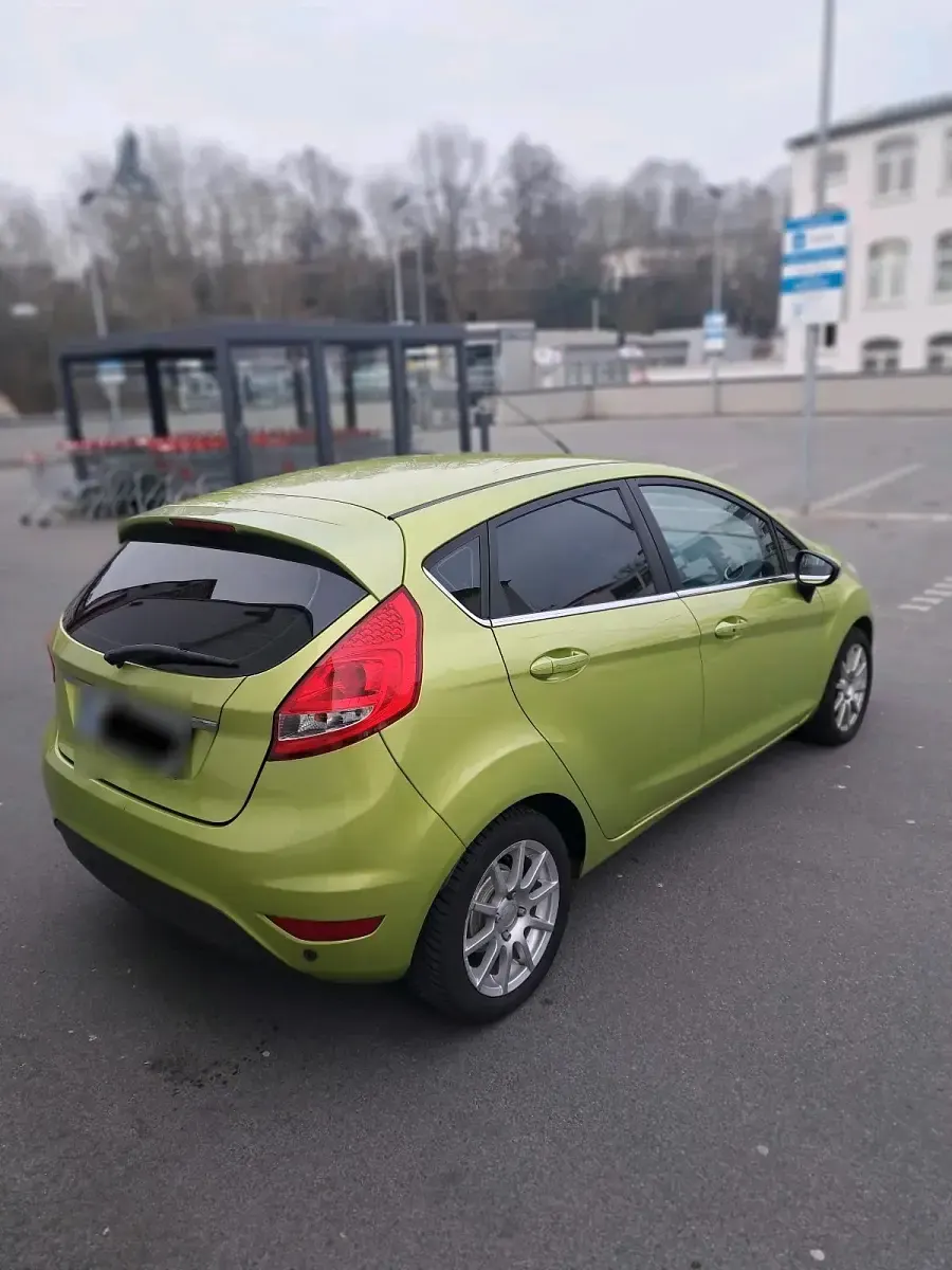 Usata Ford Fiesta Titanium 120 CV (88 kW) 2009 Verde Utilitaria