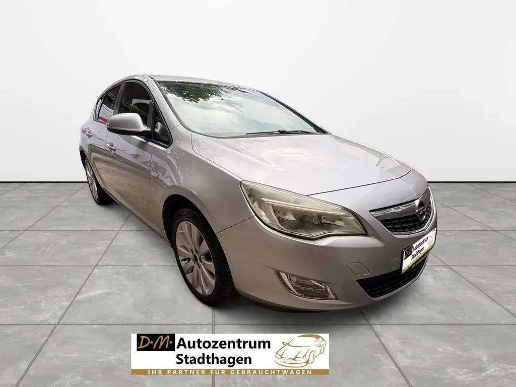 Gebraucht Opel Astra Selection 101 PS (74 kW) 2010 Silber Limousine