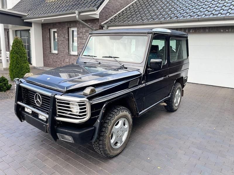 Schwarz Gebraucht 1993 Mercedes G230 SUV | 13.990 € - Bild 1/4