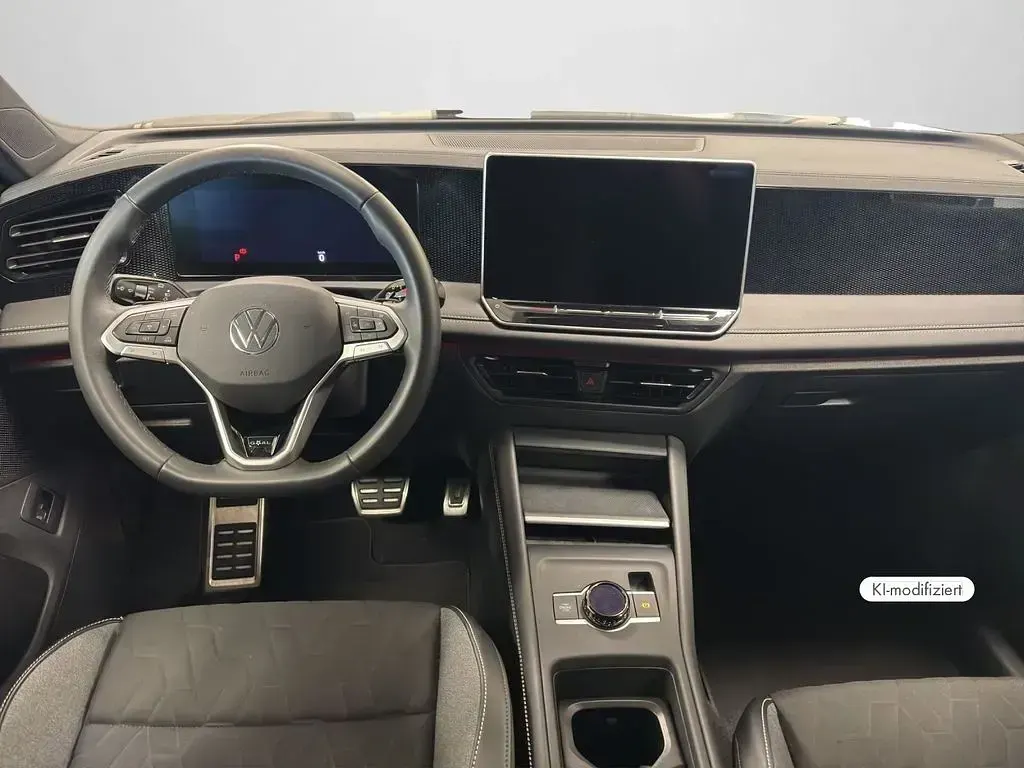 Gebraucht VW Tiguan Goal 150 PS (110 kW) 2025 Grenadillschwarz metallic (metallic) SUV
