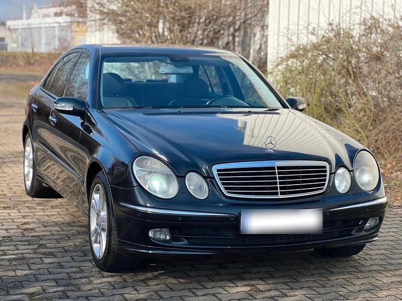 Gebraucht Mercedes E320 Avantgarde 204 PS (150 kW) 2005 Schwarz Limousine