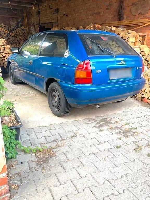 Blau Gebraucht 1998 Mazda 323F Limousine | 700 € (Fairer Preis) - Bild 1/4