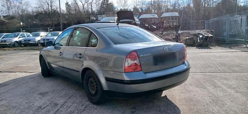 Gebraucht VW Passat 116 PS (85 kW) 2004 Andere farben Limousine