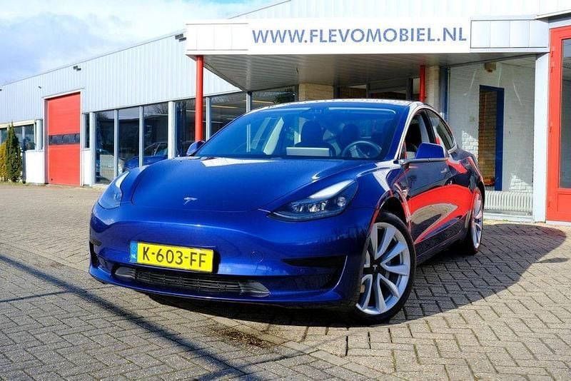 Gebraucht Tesla Model 3 Standard Range 175 kW (238 PS) 2020 Blau Limousine