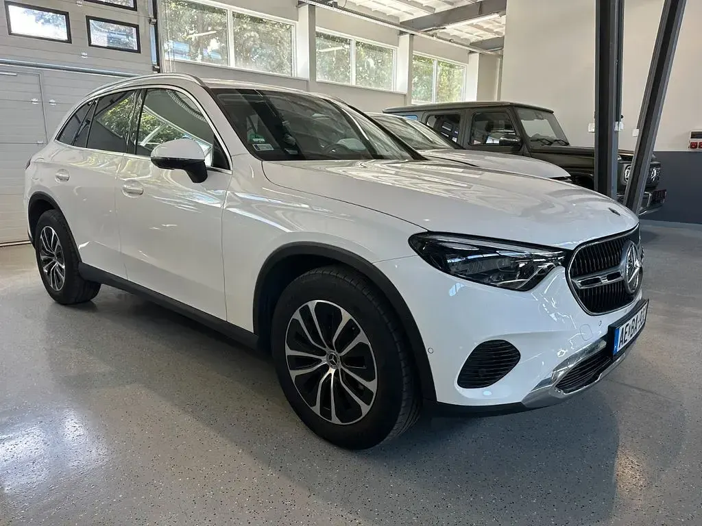 Gebraucht Mercedes GLC220 197 PS (144 kW) 2023 Weiß SUV