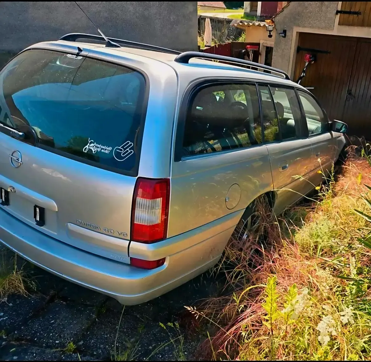 Gebraucht Opel Omega Executive 211 PS (155 kW) 2001 Silber Kombi
