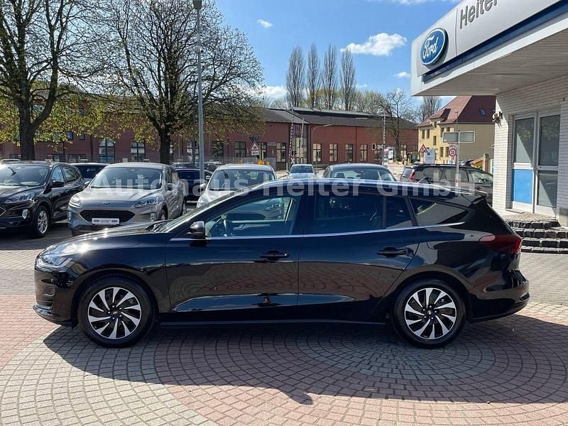 Gebraucht Ford Focus Titanium 125 PS (91 kW) 2024 Schwarz Kombi