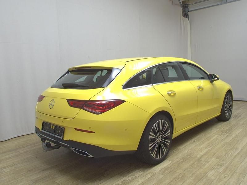 Gebraucht Mercedes CLA200 Shooting Brake Progressive 163 PS (119 kW) 2022 Sonnengelb Kombi