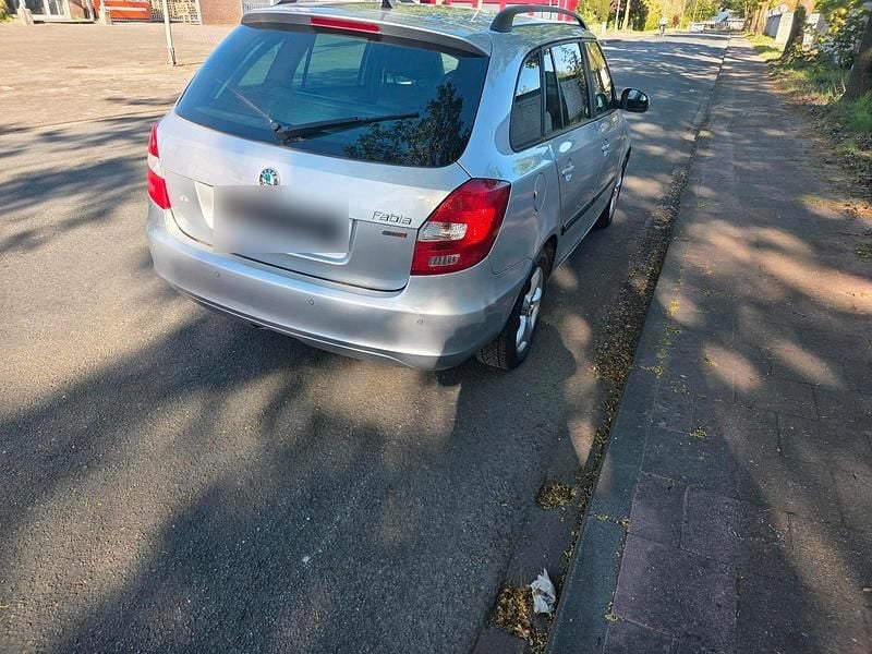 Second-hand Skoda Fabia 103 CP (75 kW) 2012 Argintiu Break
