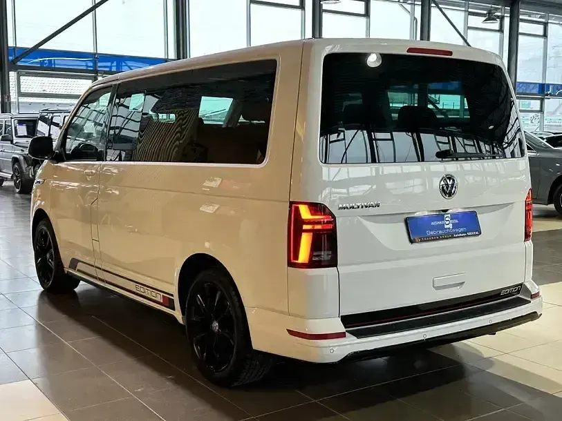 Używany VW Multivan Comfortline 204 KM (150 kW) 2021 Biały Minivan