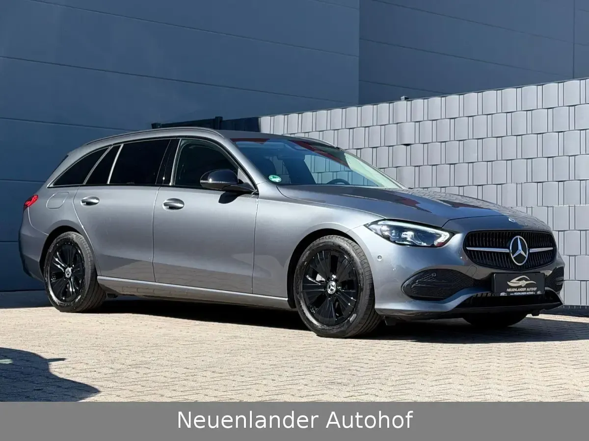 Gebraucht Mercedes C180 Avantgarde 170 PS (125 kW) 2023 Grau Limousine