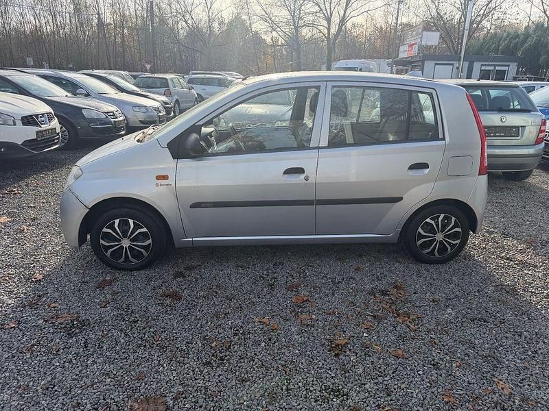 Gebraucht Daihatsu Cuore 58 PS (42 kW) 2005 Silber Kleinwagen