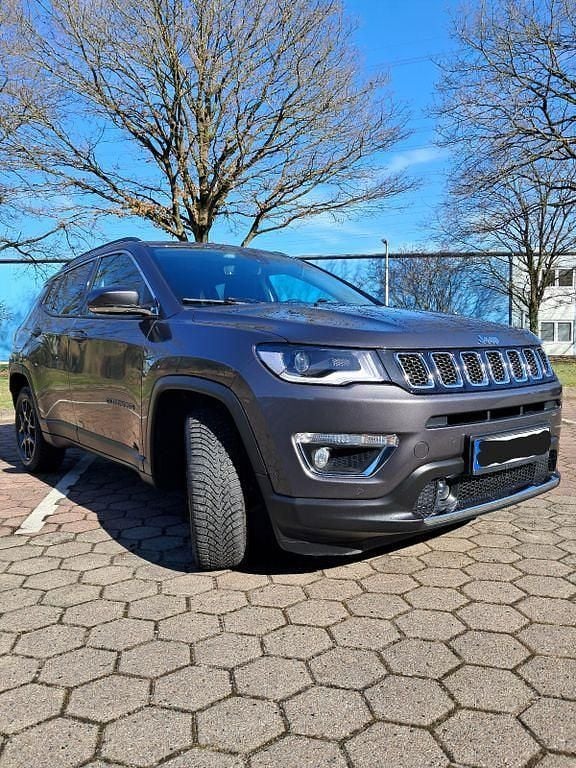 Gebraucht Jeep Compass Limited 150 PS (110 kW) 2021 Grau SUV