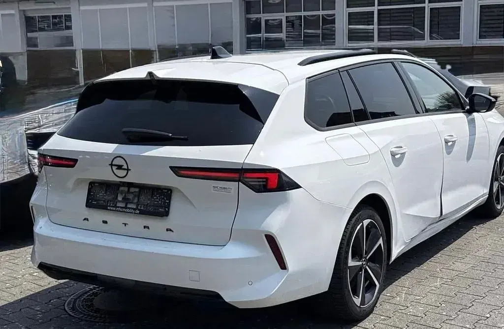 Gebraucht Opel Astra 131 PS (96 kW) 2024 Weiß Kleinwagen