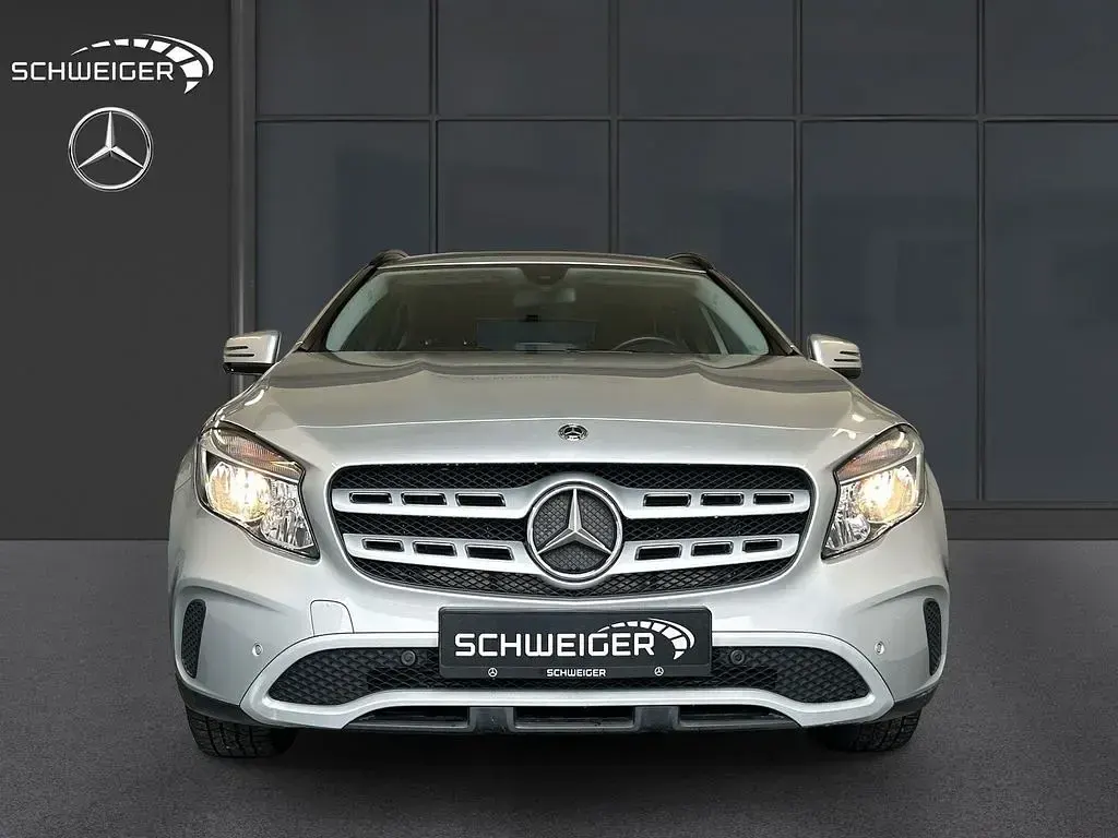 Gebraucht Mercedes GLA220 184 PS (135 kW) 2018 Silber SUV