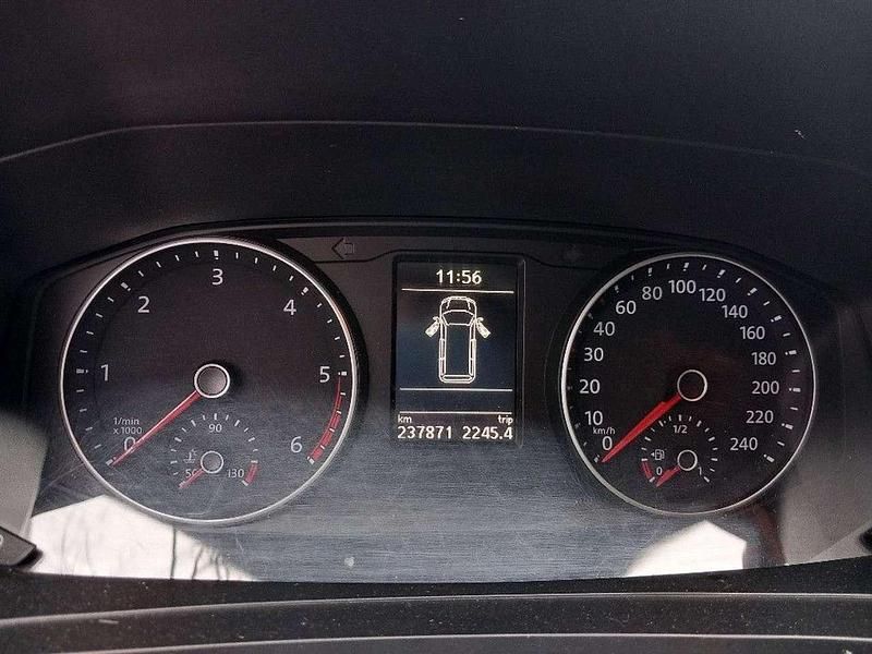 Gebraucht VW Transporter 150 PS (110 kW) 2019 Silber Van