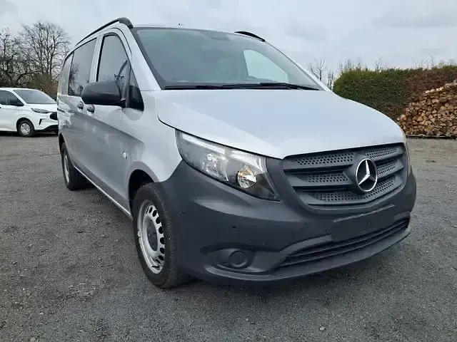 Gebraucht Mercedes Vito 136 PS (100 kW) 2022 Silber Van