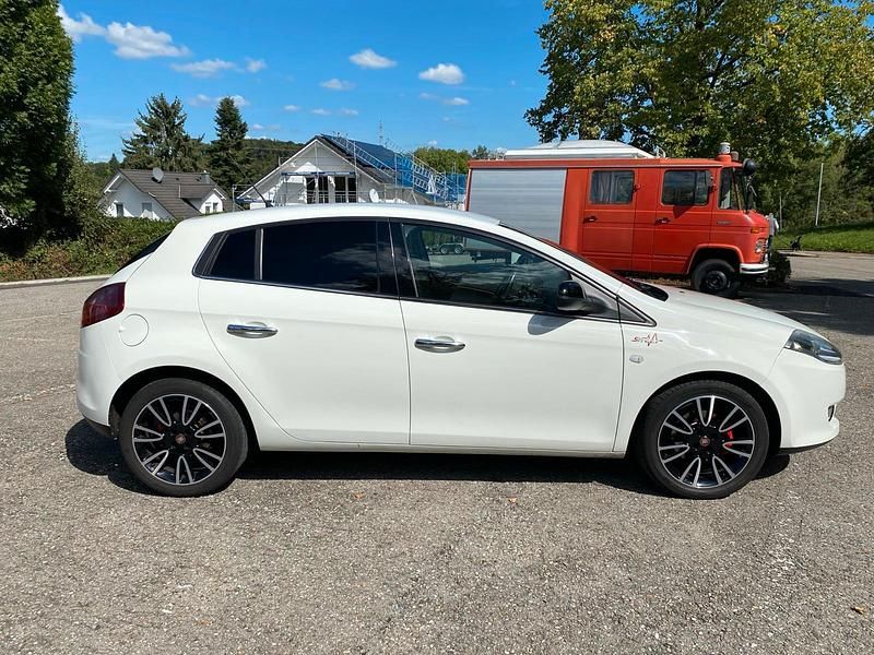 Weiß Gebraucht 2013 Fiat Bravo Street Kleinwagen | 3.800 € - Bild 1/4