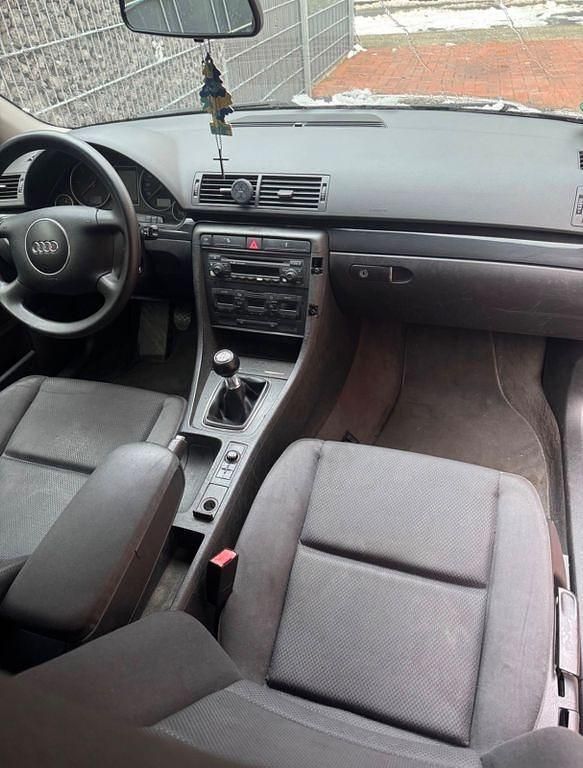 Gebraucht Audi A4 131 PS (96 kW) 2002 Schwarz Kombi