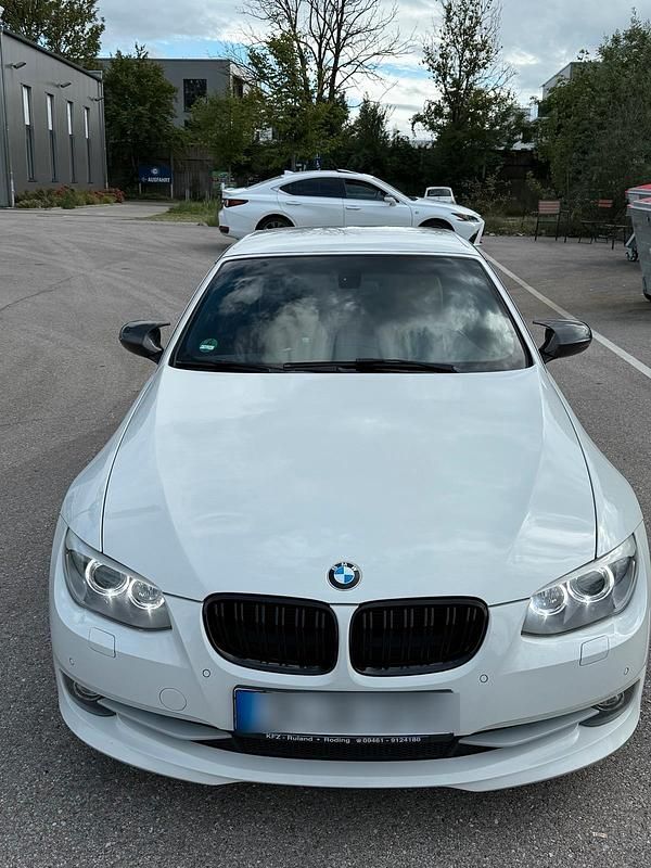 Weiß Gebraucht 2013 BMW 325 Cabriolet Cabrio | 16.200 € (Fairer Preis) - Bild 1/4