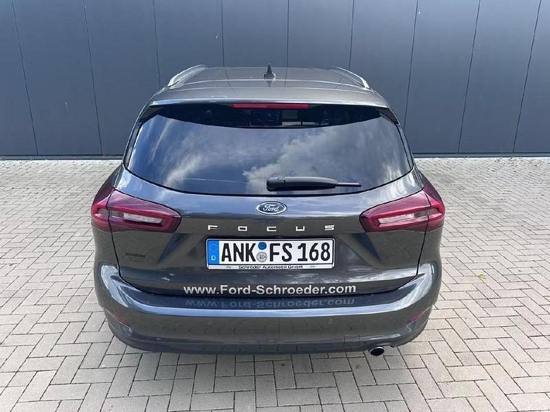 Gebraucht Ford Focus Titanium 125 PS (91 kW) 2025 Grau Limousine