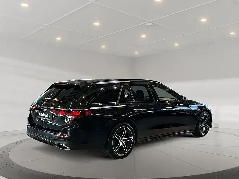Gebraucht Mercedes E220 AMG 197 PS (144 kW) 2025 Metalliclack obsidianschwarz Kombi