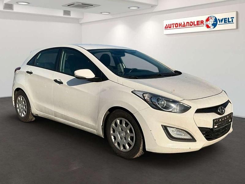 Gebraucht Hyundai i30 90 PS (66 kW) 2013 Weiß Limousine