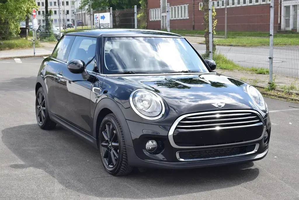 Używany Mini Cooper 136 KM (100 kW) 2017 Czarny Hatchback