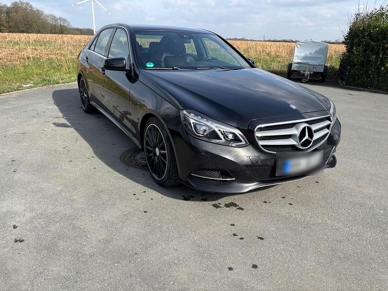 Gebraucht Mercedes E300 Avantgarde 231 PS (169 kW) 2014 Schwarz Limousine