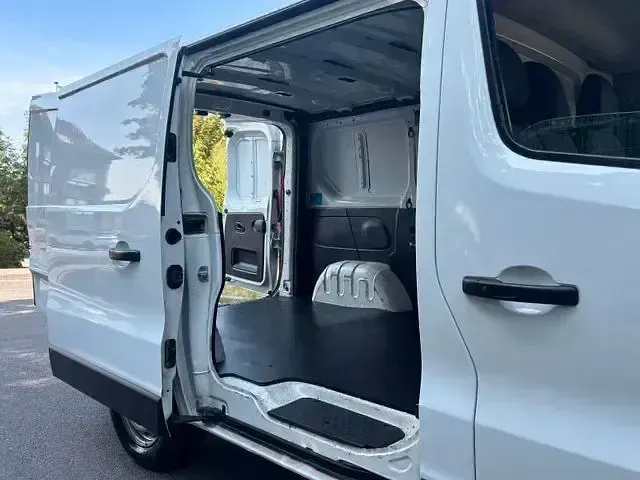 Gebraucht Renault Trafic 145 PS (106 kW) 2020 Weiß Van / Kleinbus