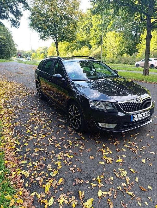 Schwarz Gebraucht 2014 Skoda Octavia Kombi | 7.999 € (Teuer) - Bild 1/4