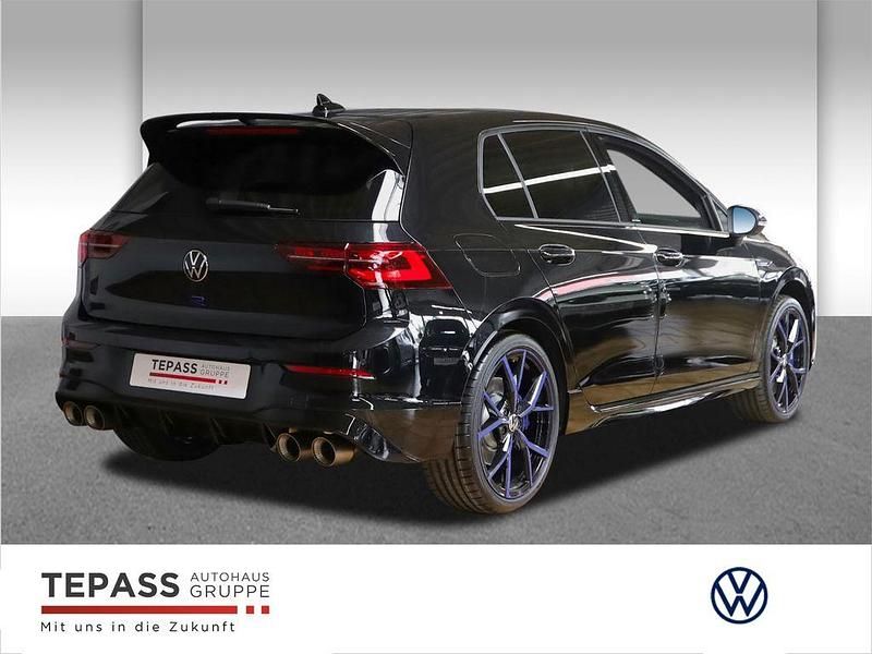 Gebraucht VW Golf VIII R 333 PS (244 kW) 2024 Grenadillschwarz metallic Limousine