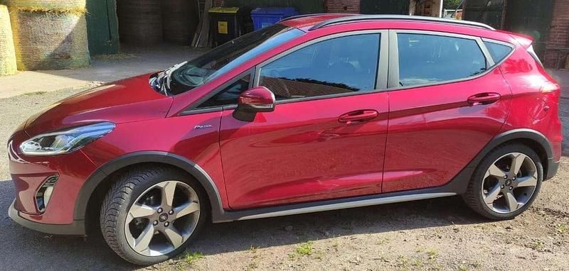 Gebraucht Ford Fiesta Active 125 PS (91 kW) 2018 Rot Kleinwagen